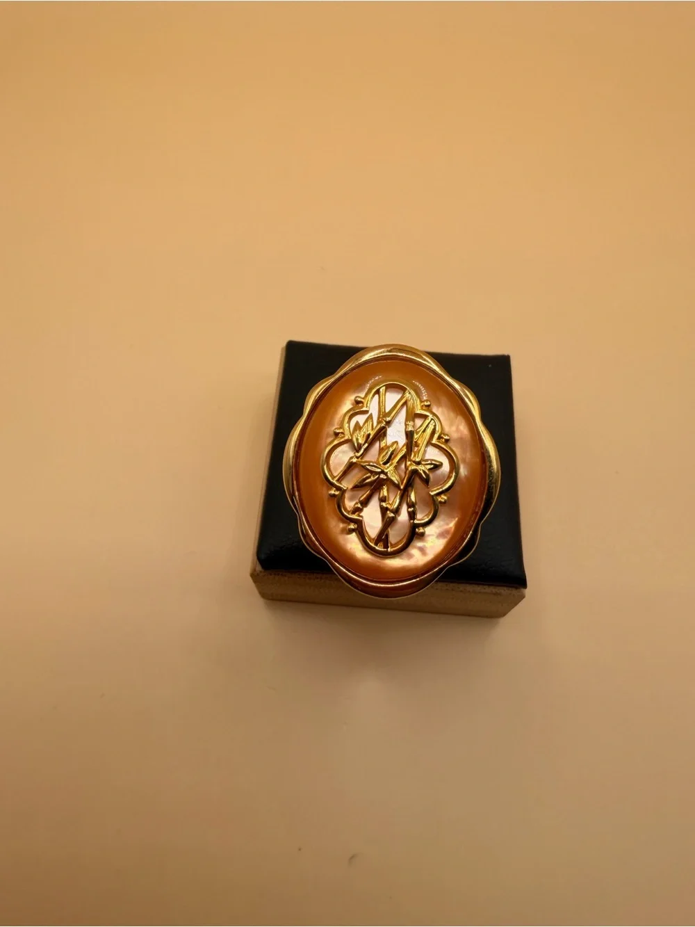 925 Sterling Silver Mother of Pearl Ring Size 9.25.